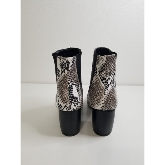 Simply Chic Gore‎ Booties in Snake Print - Size 9 - Picture 7 of 9